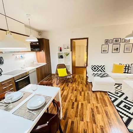 Peony Szekely Mihaly - Free Garage Apartamento *