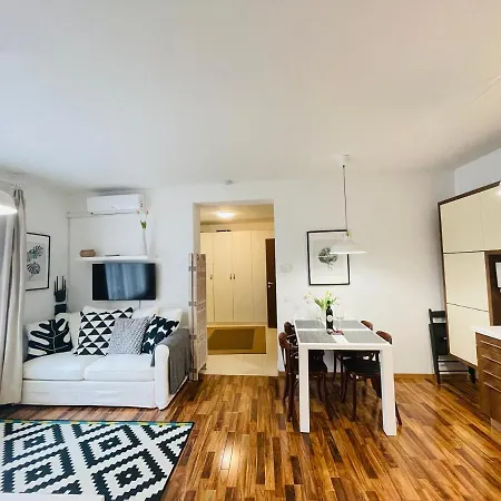 Peony Szekely Mihaly - Free Garage Apartamento Budapest