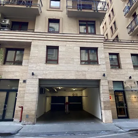 Peony Szekely Mihaly - Free Garage Apartamento