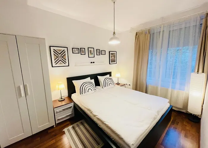 Peony Szekely Mihaly - Free Garage * Budapesta